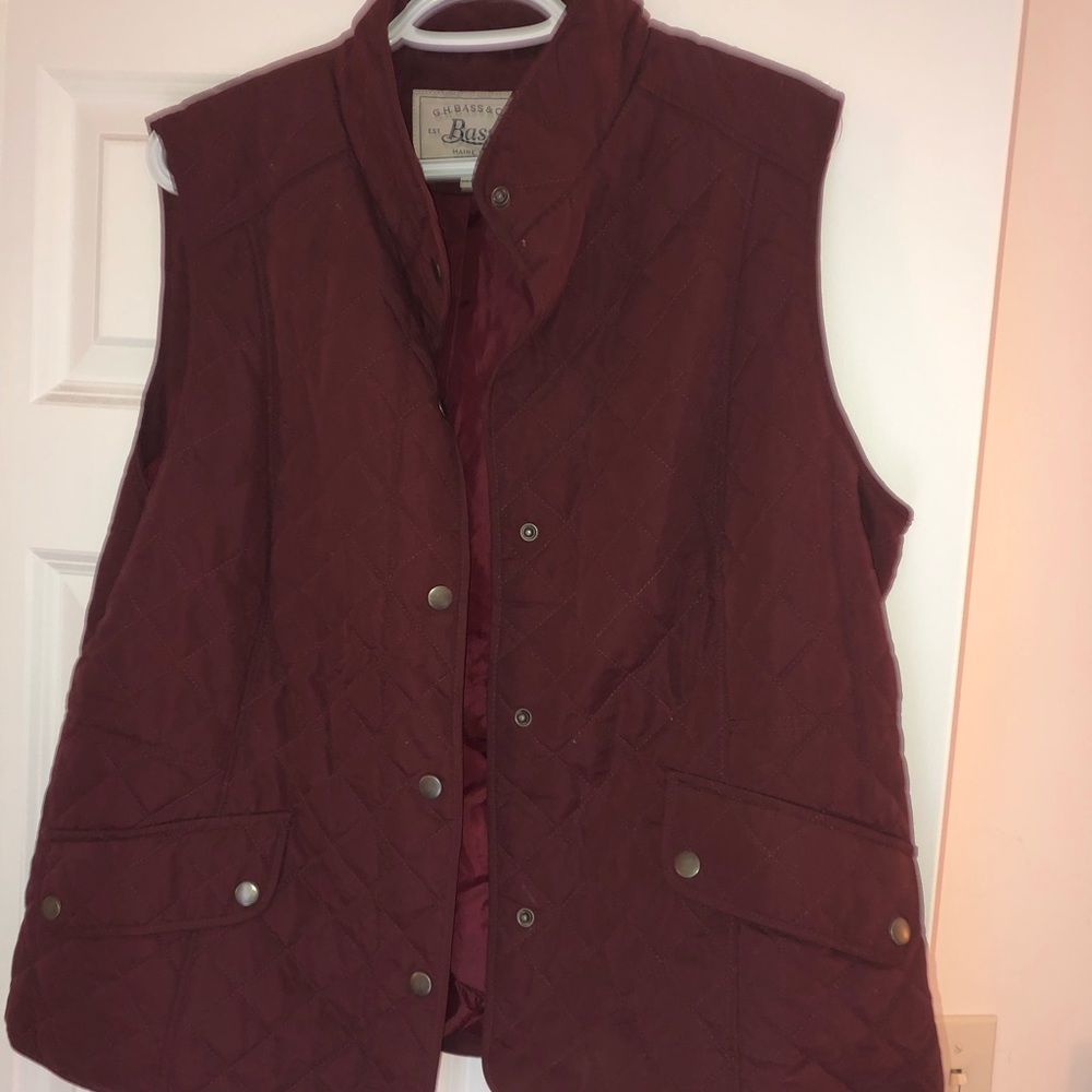 GH BASS & CO XL maroon vest.